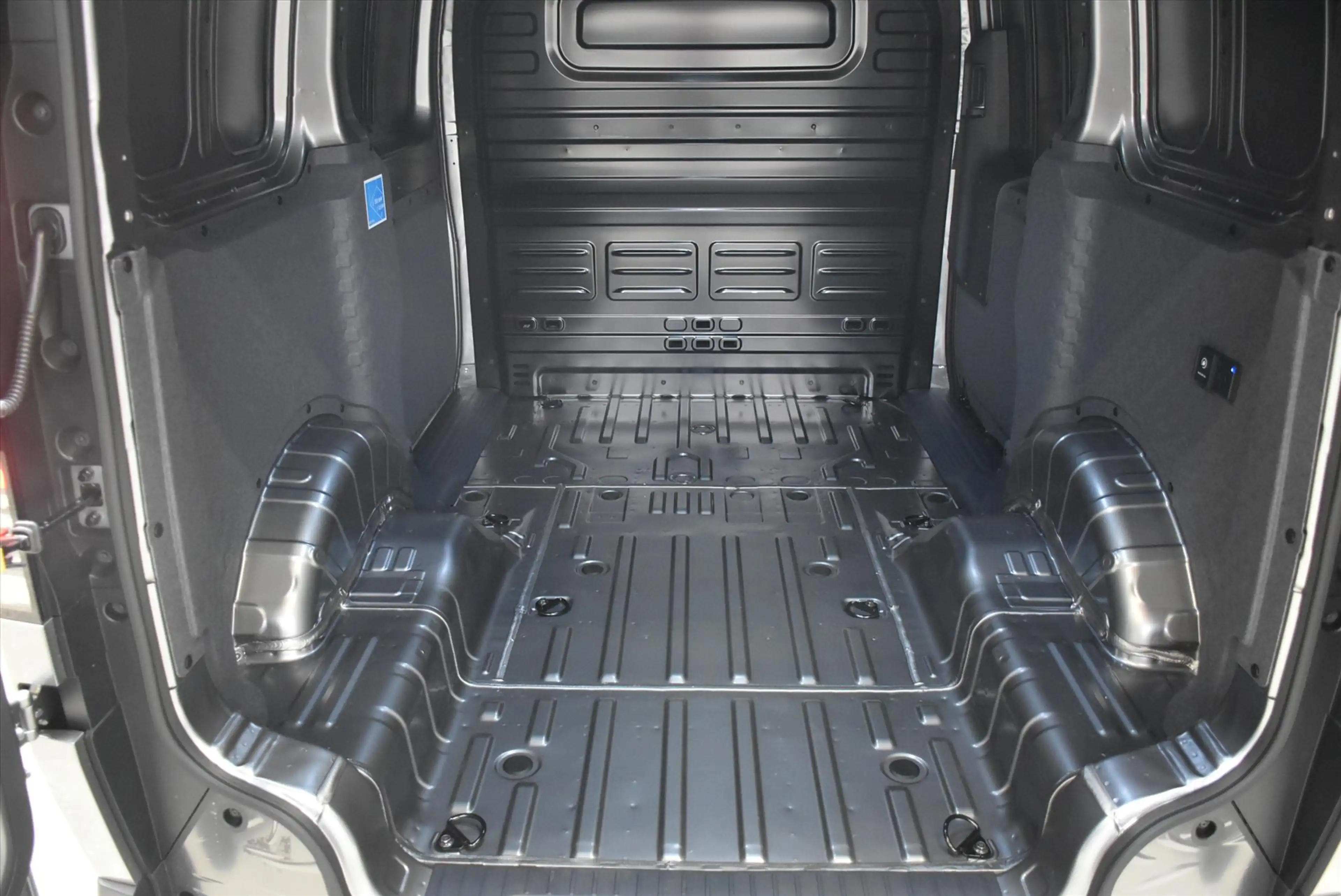Kia PV5 Cargo 71,2 kWh 163pk L2H1 ELITE NIEUW — photo 13