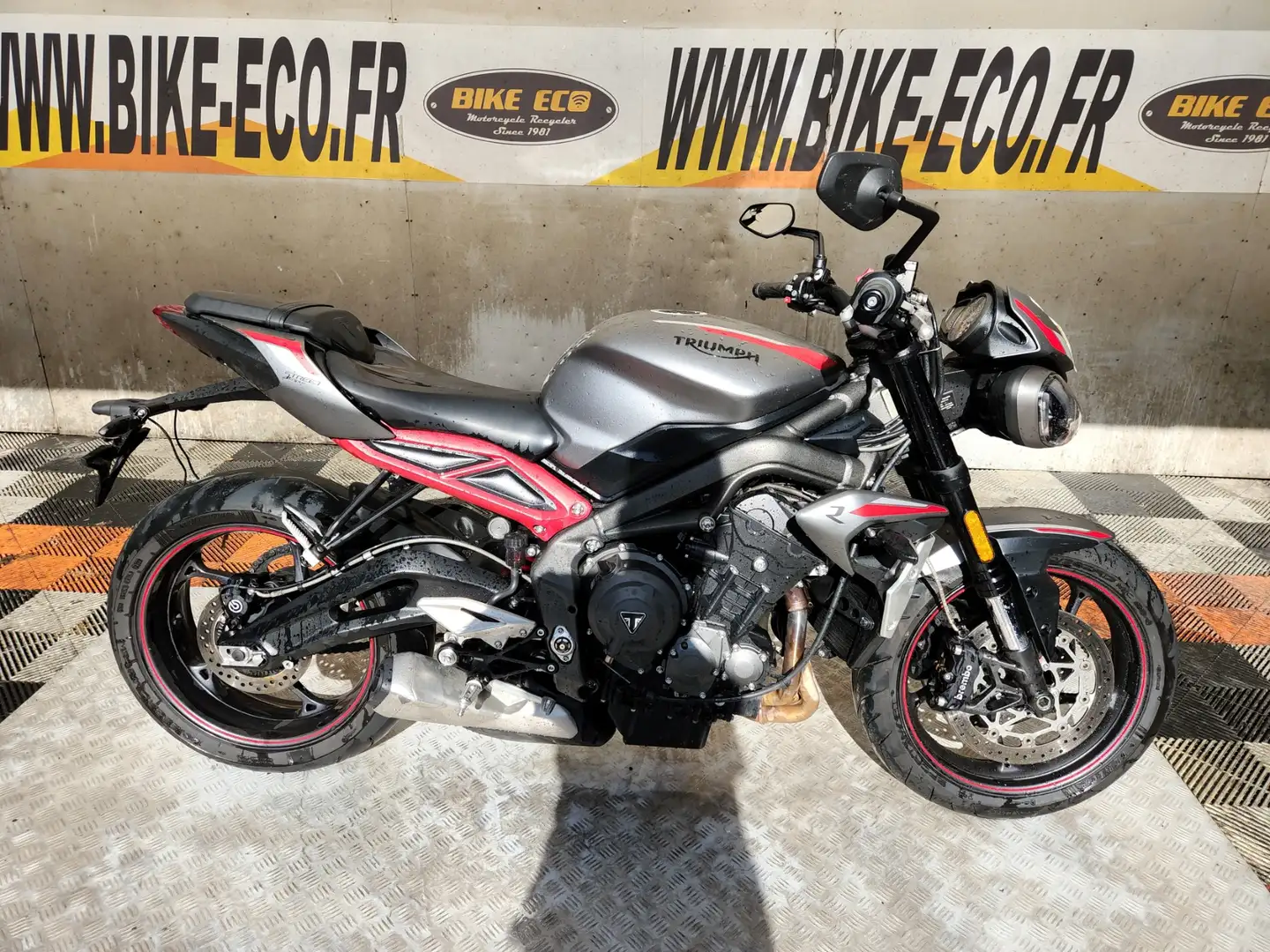 Triumph Street Triple 765 Noir - 1