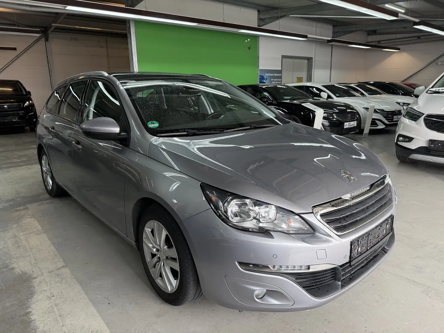 Peugeot 308 Active Grau - 1