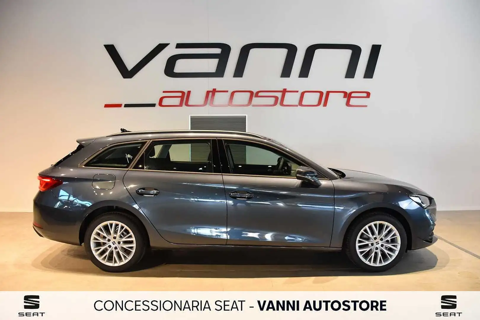 SEAT Leon Sportstourer 1.5 hybrid 150 CV DSG Business Grigio - 2