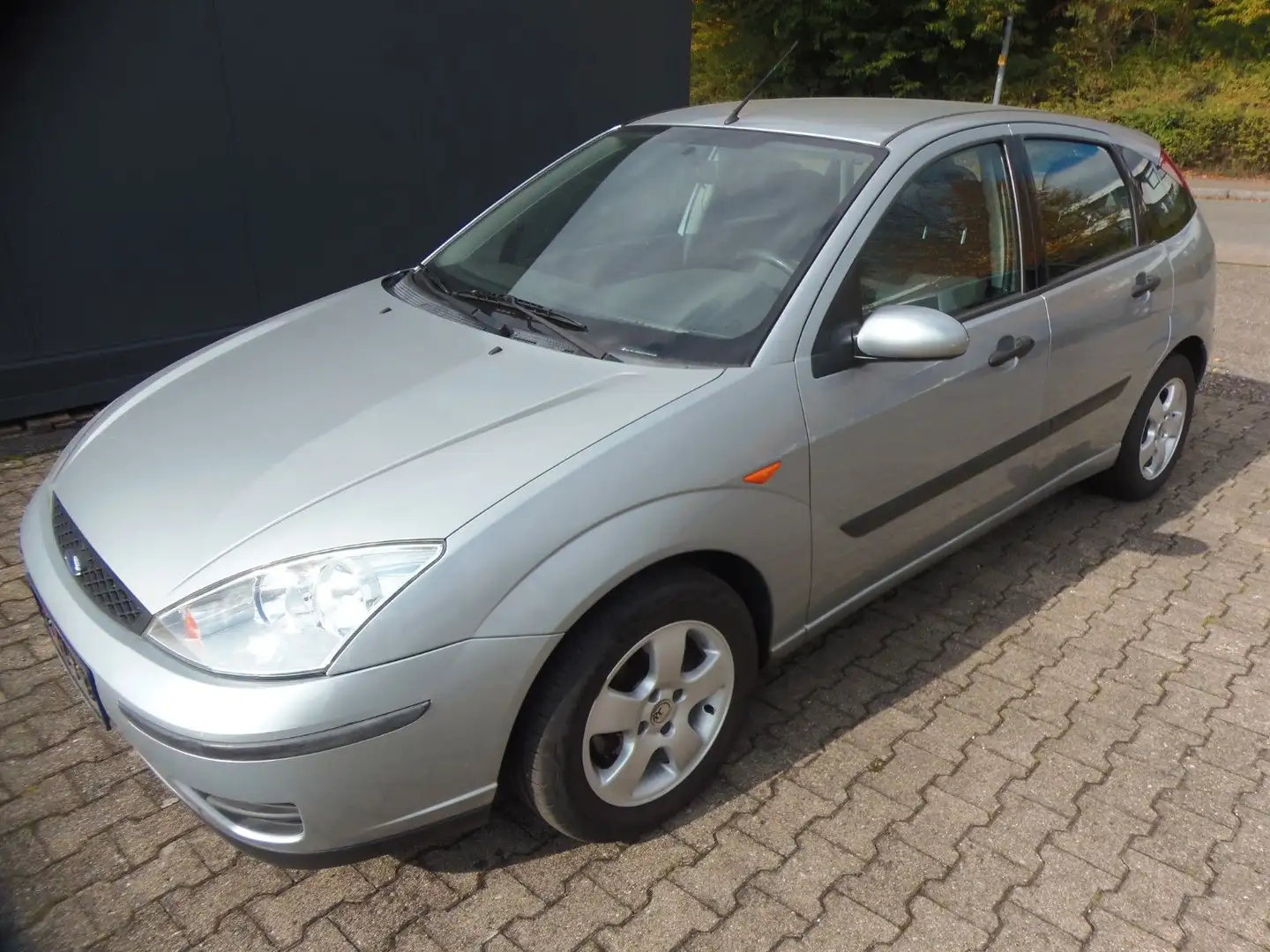 Ford Focus 1,8 Viva 8 Fach bereift Silber - 1