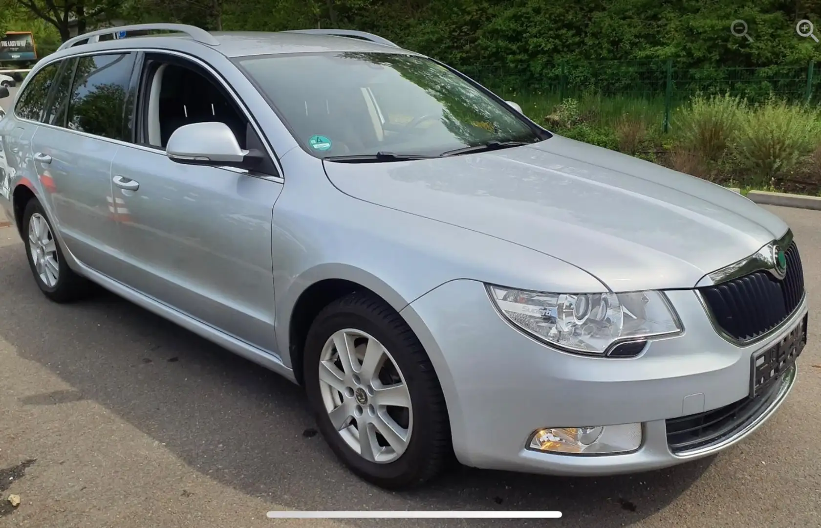 Skoda Superb Combi Ambition*SHZ*KLIMA*PDC*117TKM* Plateado - 2