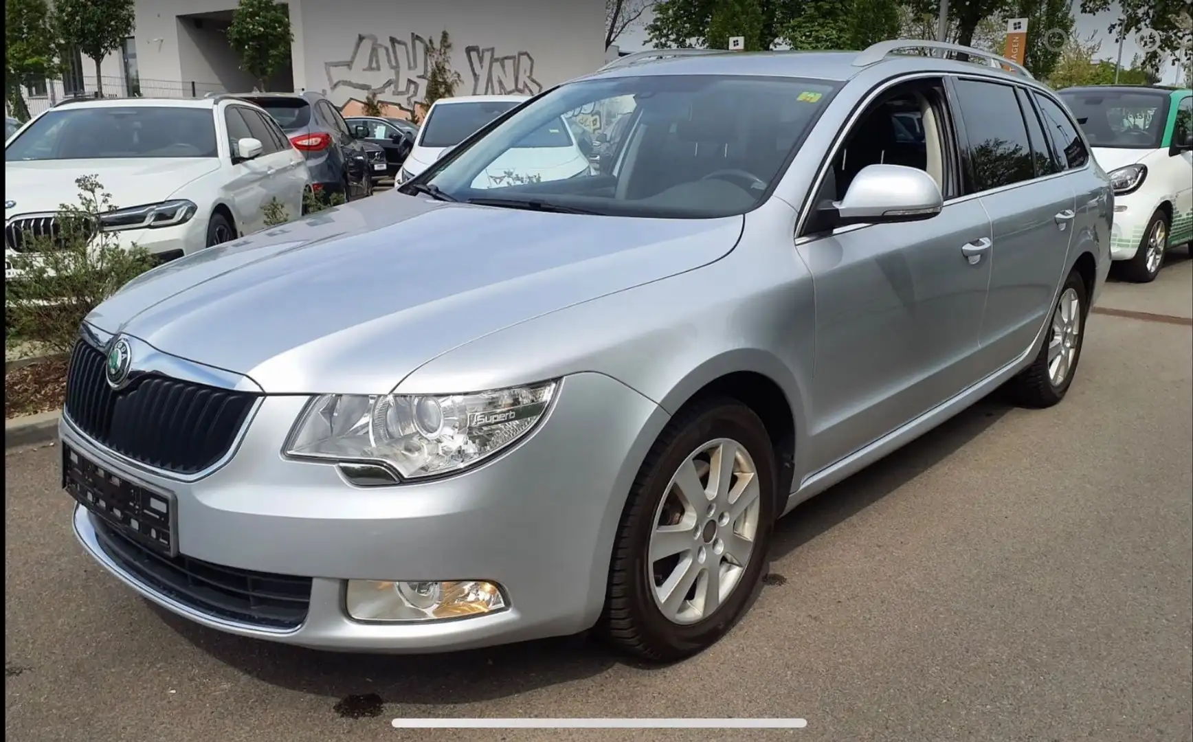 Skoda Superb Combi Ambition*SHZ*KLIMA*PDC*117TKM* Plateado - 1
