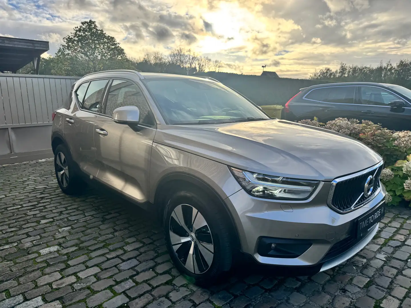 Volvo XC40 XC40 T3 Geartronic Momentum Pro Beige - 2