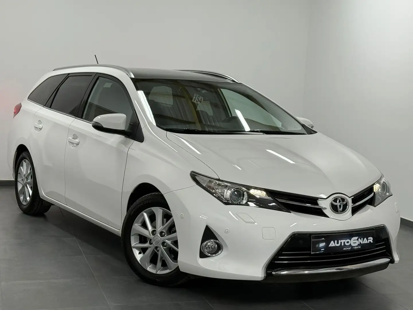 Toyota Auris SW 1.6i EU5 - 1erMain - Carnet - Camera - Navi Bianco - 1