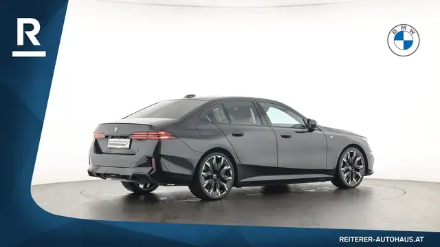 BMW 5 Series view 7