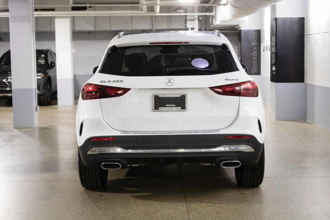Mercedes-Benz GLA photo Mercedes-Benz GLA