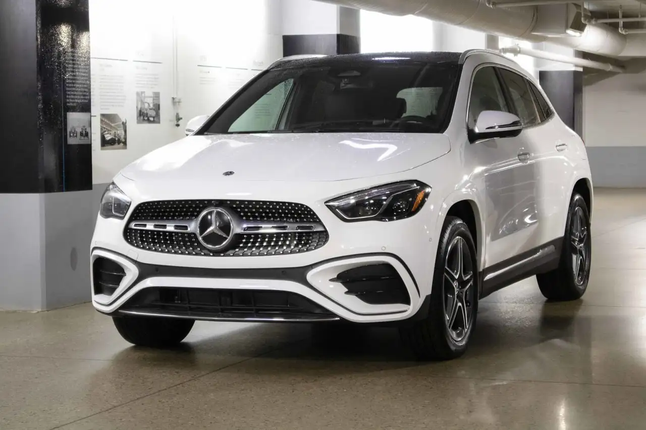 Mercedes-Benz GLA photo Mercedes-Benz GLA