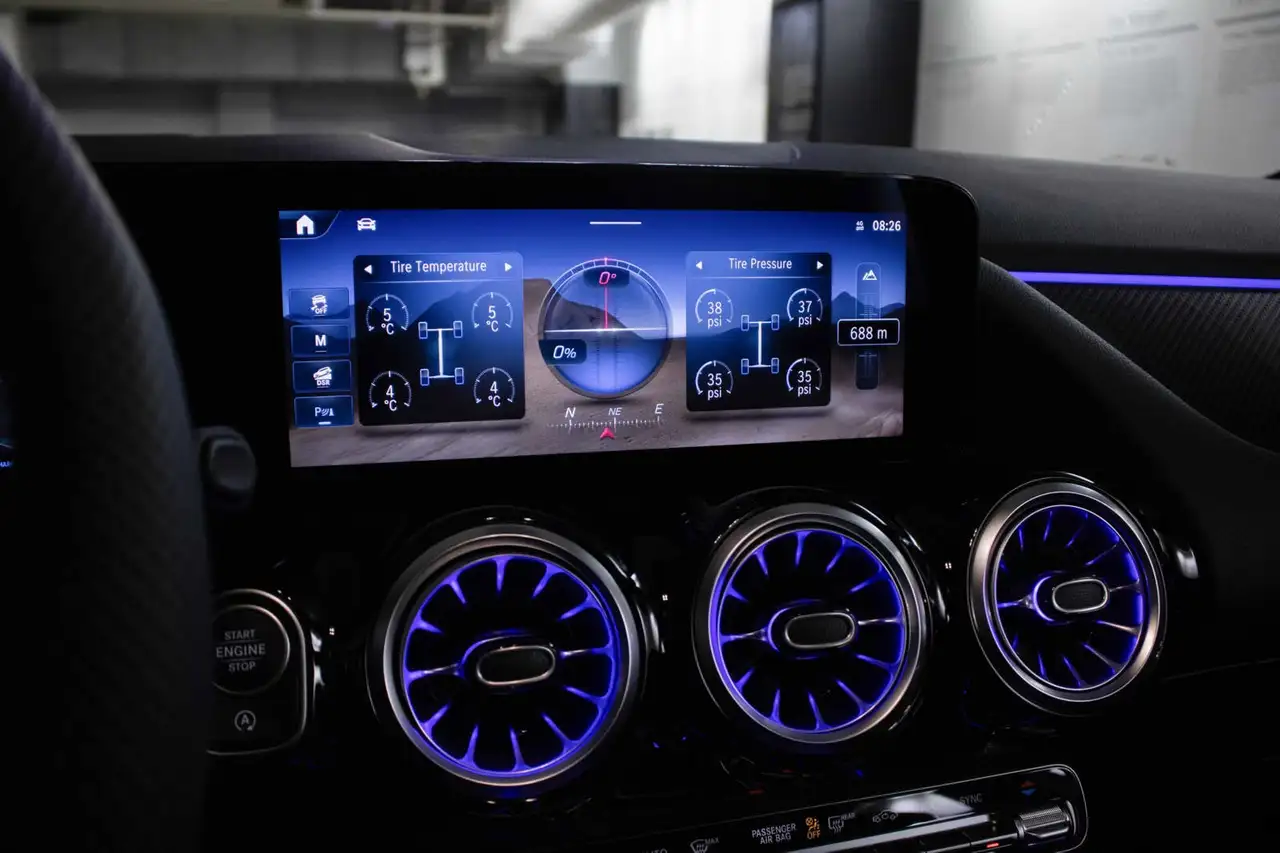 Mercedes-Benz GLA photo Mercedes-Benz GLA