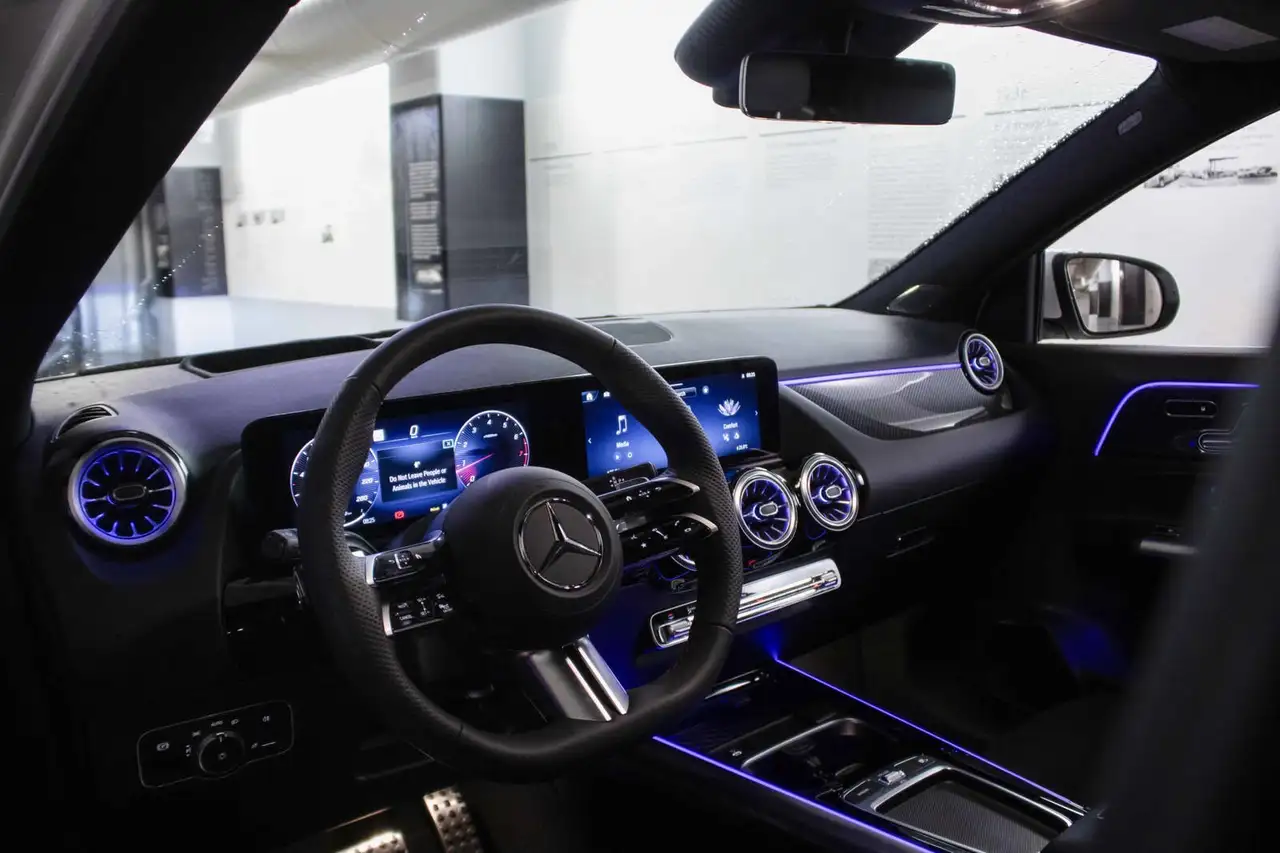 Mercedes-Benz GLA photo Mercedes-Benz GLA