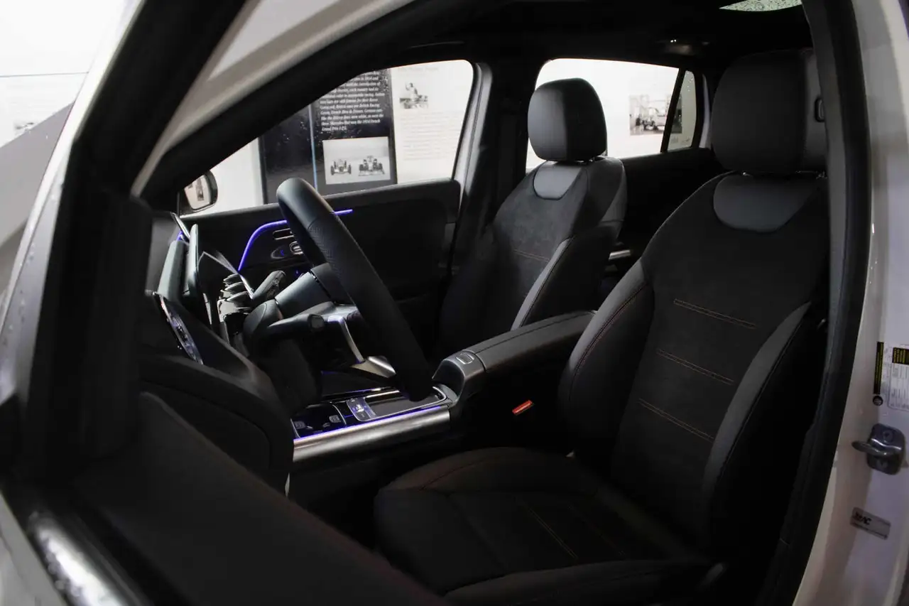 Mercedes-Benz GLA photo Mercedes-Benz GLA