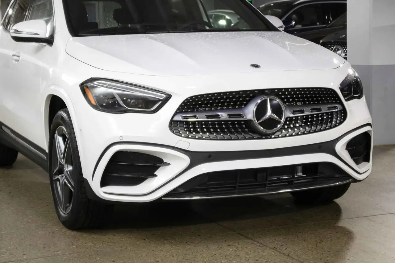 Mercedes-Benz GLA photo Mercedes-Benz GLA