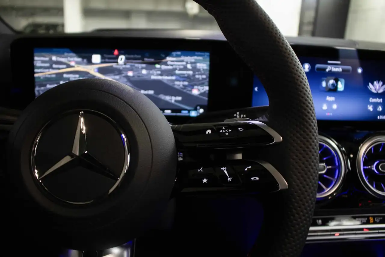Mercedes-Benz GLA photo Mercedes-Benz GLA