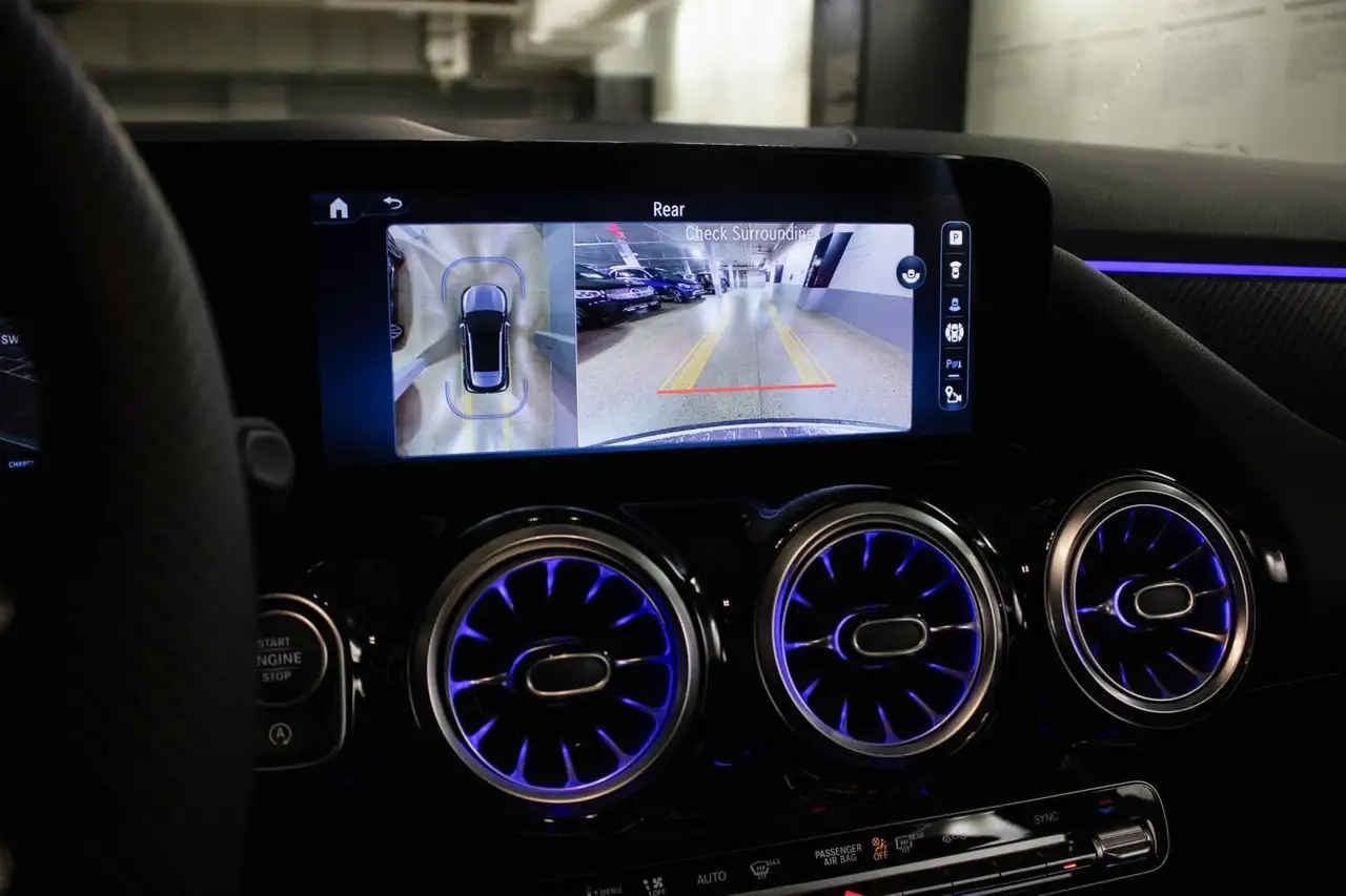 Mercedes-Benz GLA photo Mercedes-Benz GLA