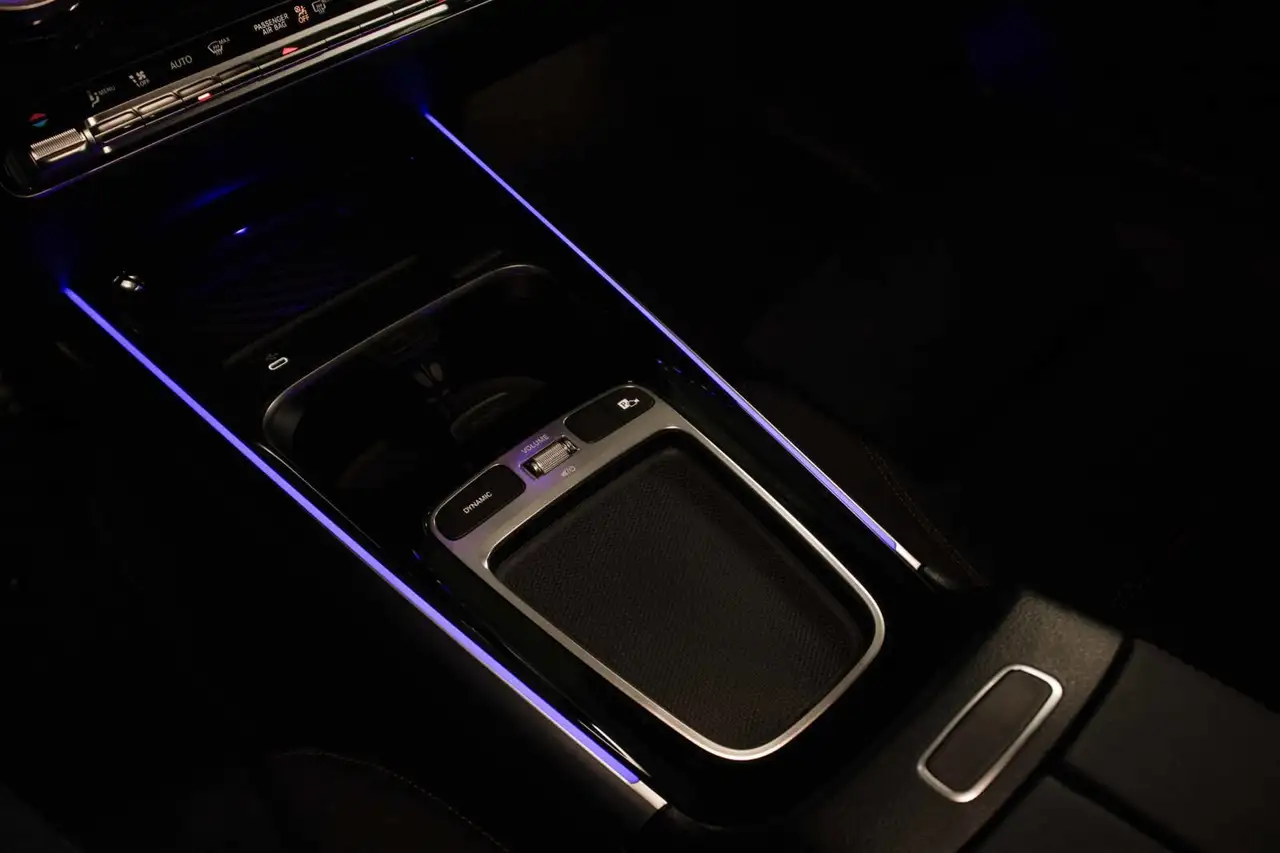 Mercedes-Benz GLA photo Mercedes-Benz GLA