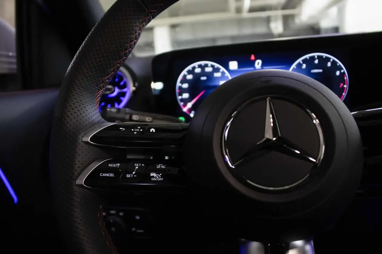 Mercedes-Benz GLA photo Mercedes-Benz GLA