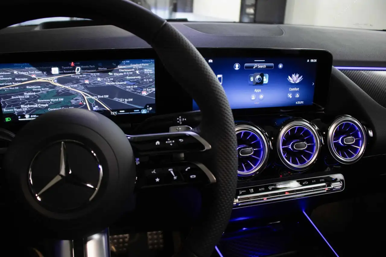 Mercedes-Benz GLA photo Mercedes-Benz GLA