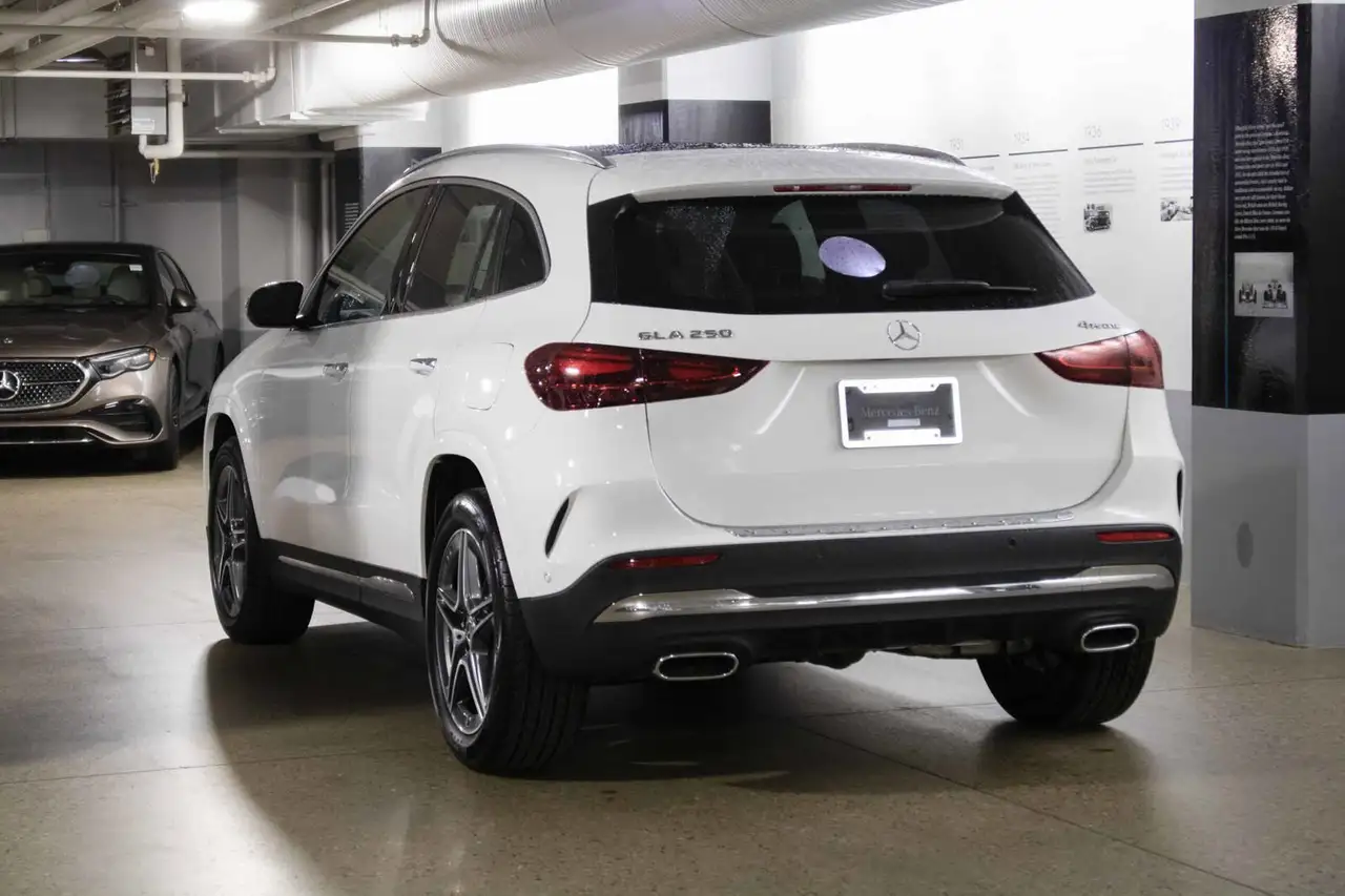 Mercedes-Benz GLA photo Mercedes-Benz GLA