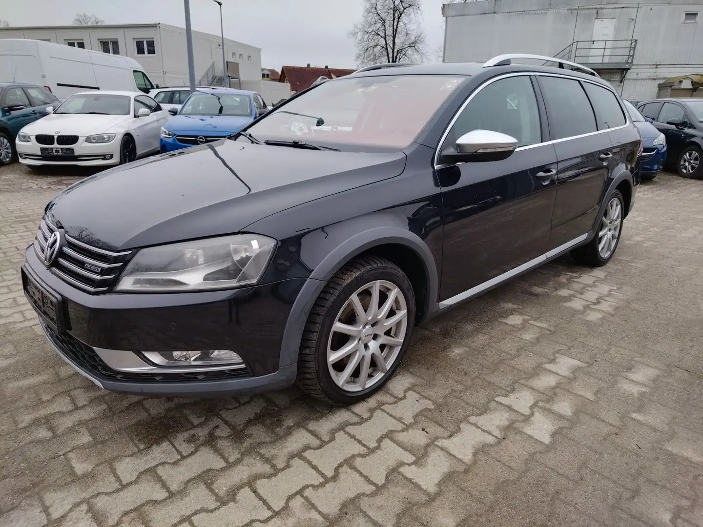 Volkswagen Passat Alltrack Variant Basis BMT 4Motion+LEDER Siyah - 2