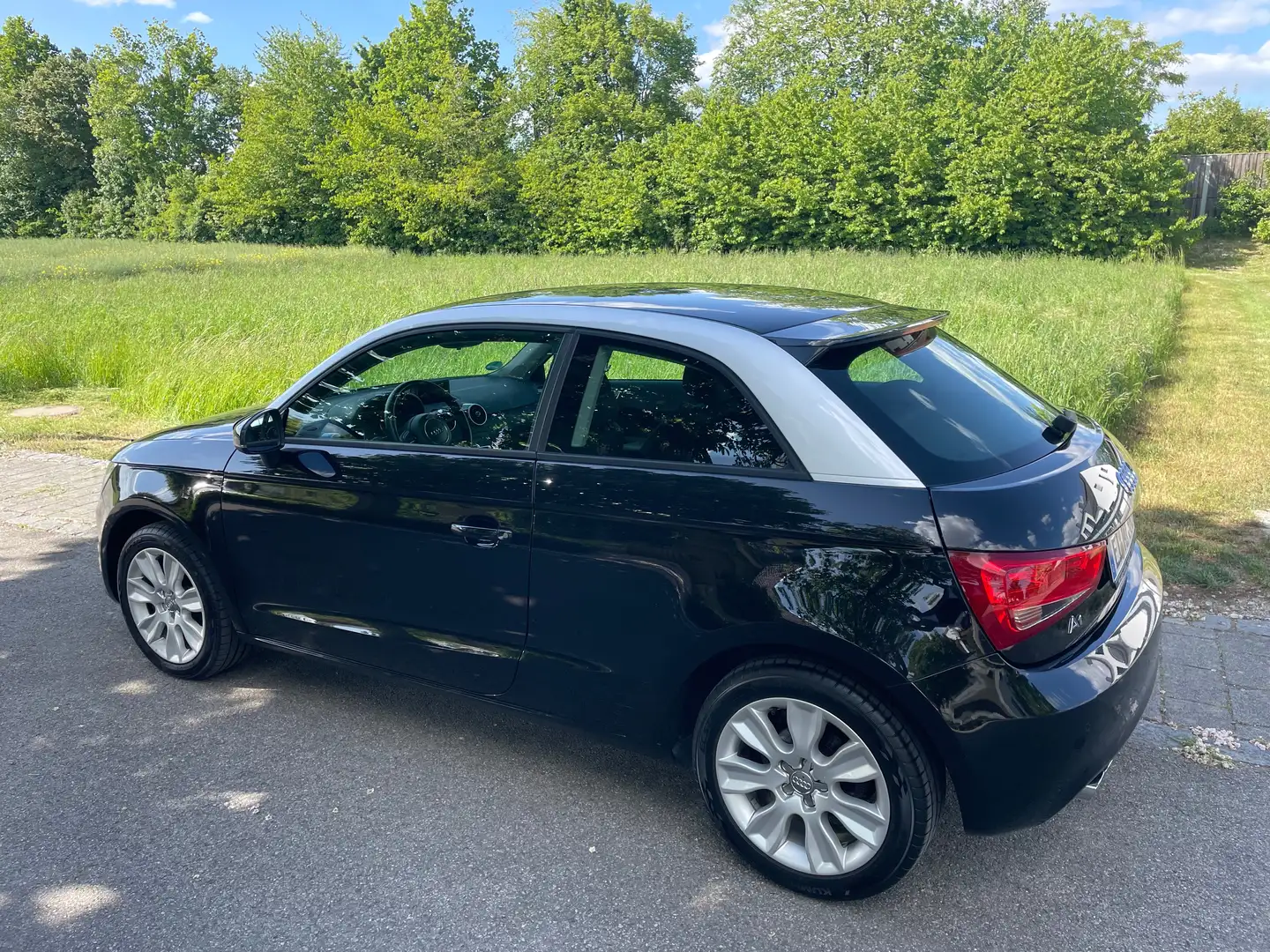 Audi A1 Schwarz - 1