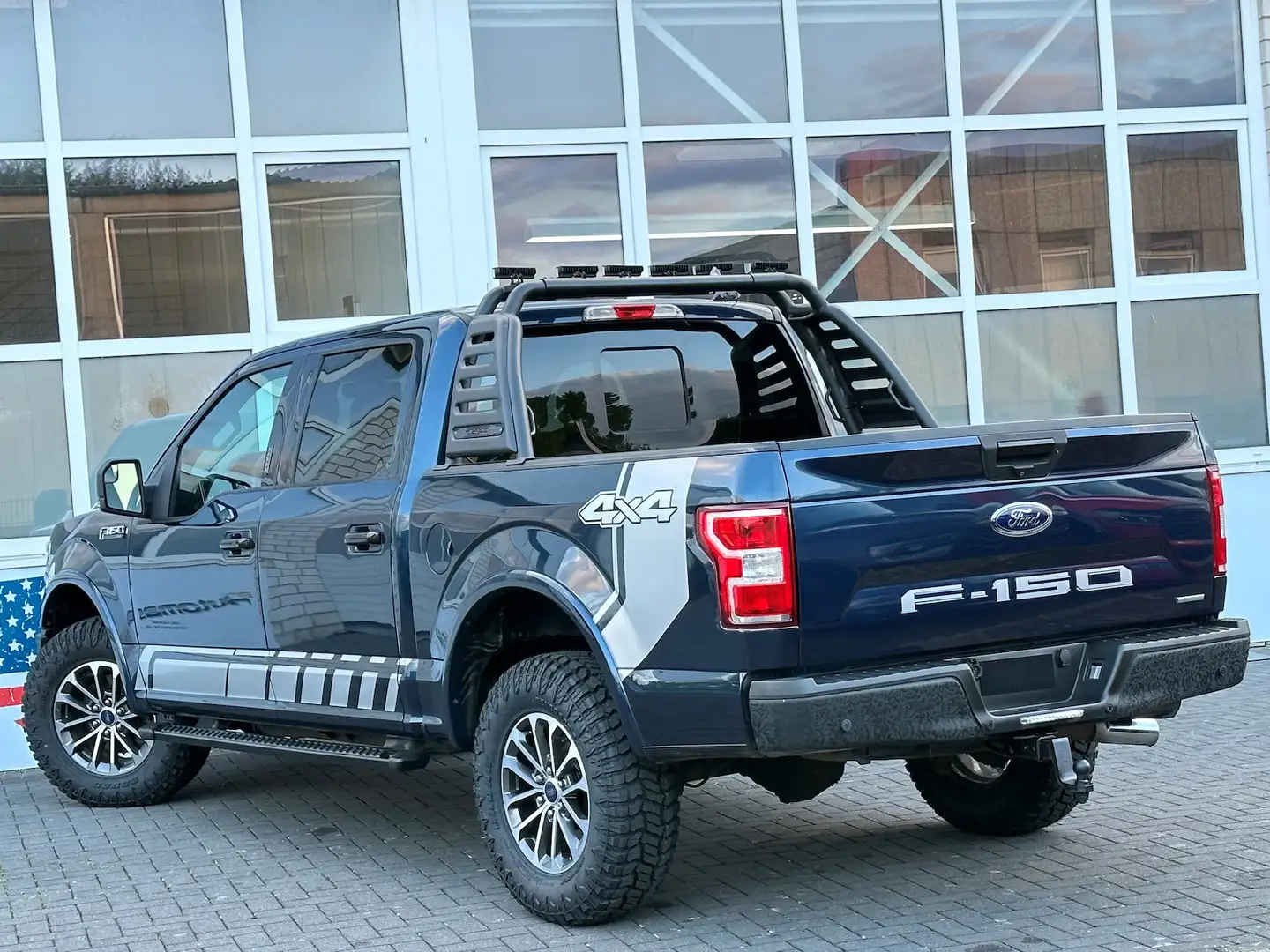 Ford F 150 XLT 3,5L 4x4 Supercrew Navi LED Leder PDC Blau - 2