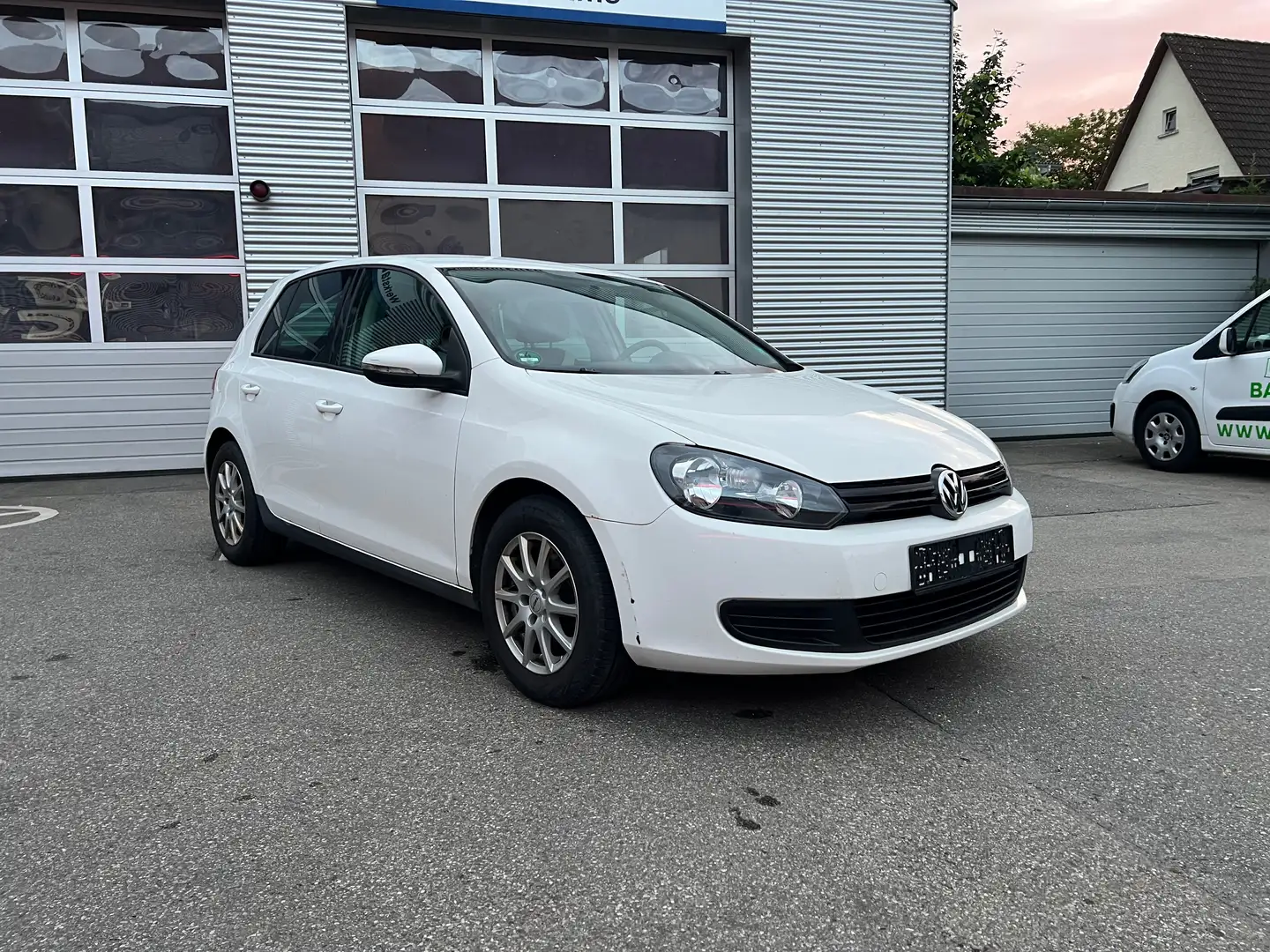 Volkswagen Golf Trendline Weiß - 1