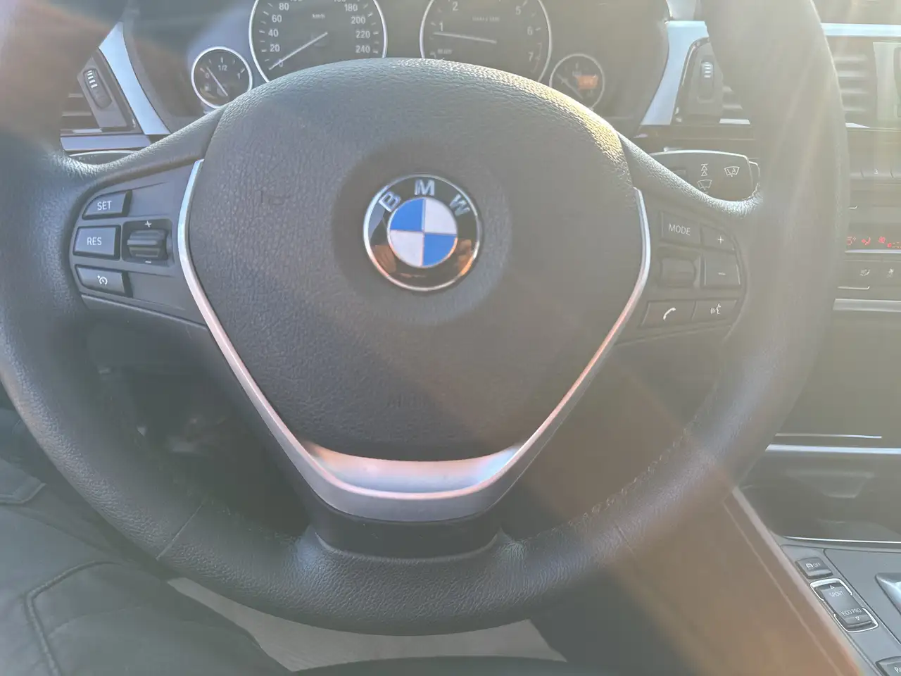 BMW 3 Series снимка BMW 3 Series