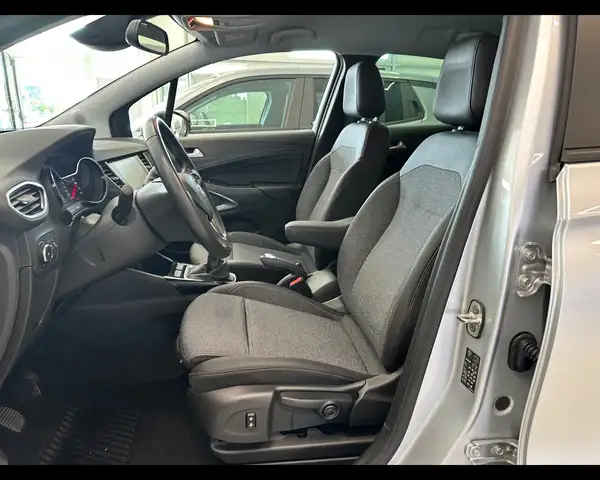 Opel Crossland view 5