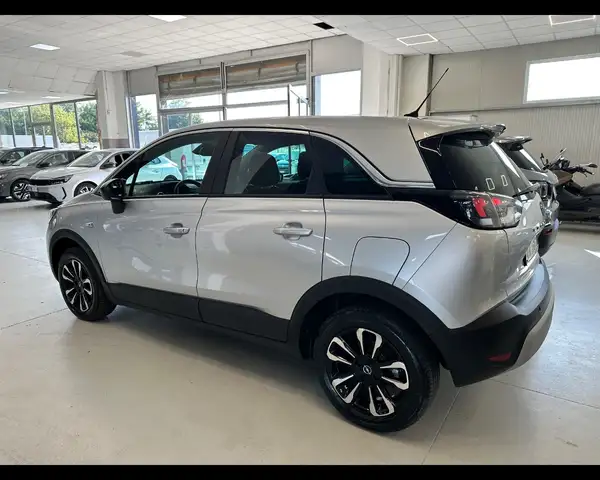 Opel Crossland view 2