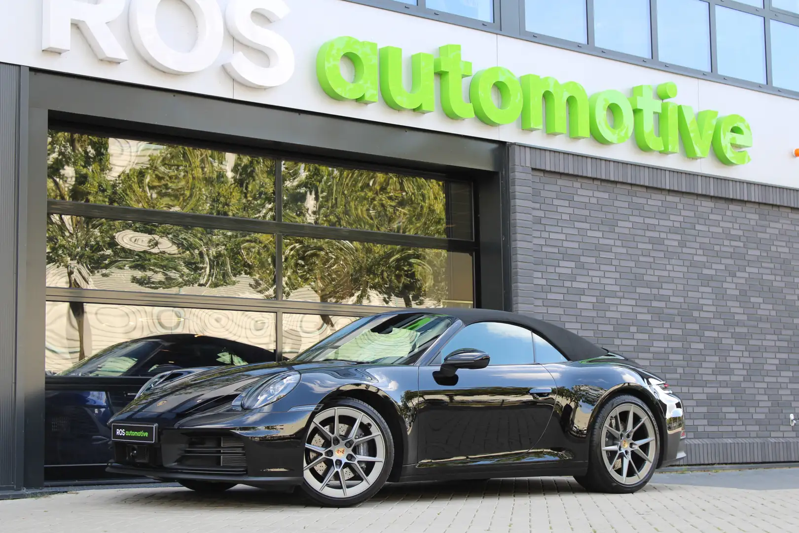 Porsche 992 Cabrio 3.0 Carrera | NIEUWSTE MODEL | VOL XPEL | B Zwart - 1