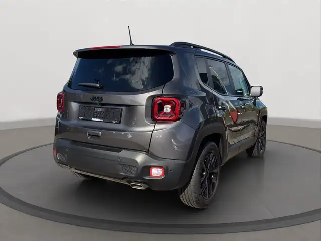 Jeep Renegade view 5