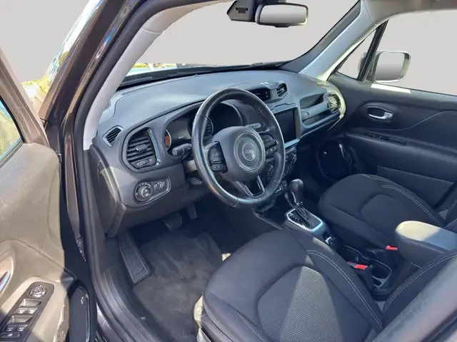 Jeep Renegade view 16