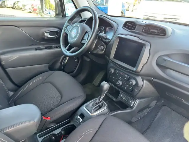 Jeep Renegade view 10