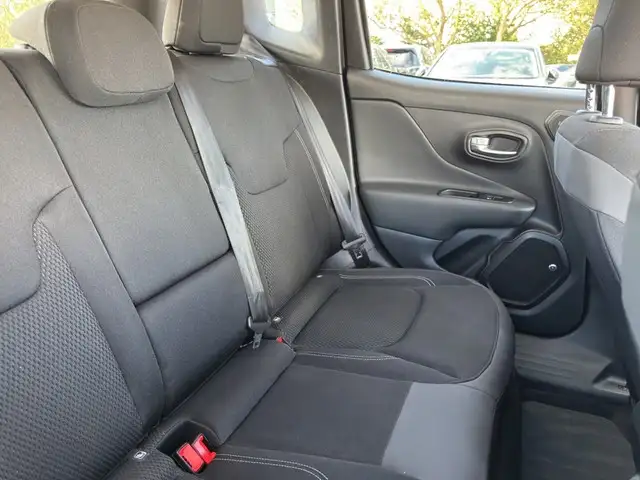 Jeep Renegade view 14