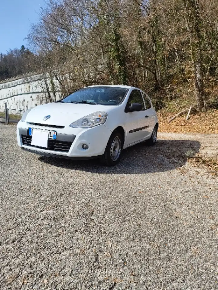 Renault Clio III dCi 70 115g eco2 Dynamique TomTom