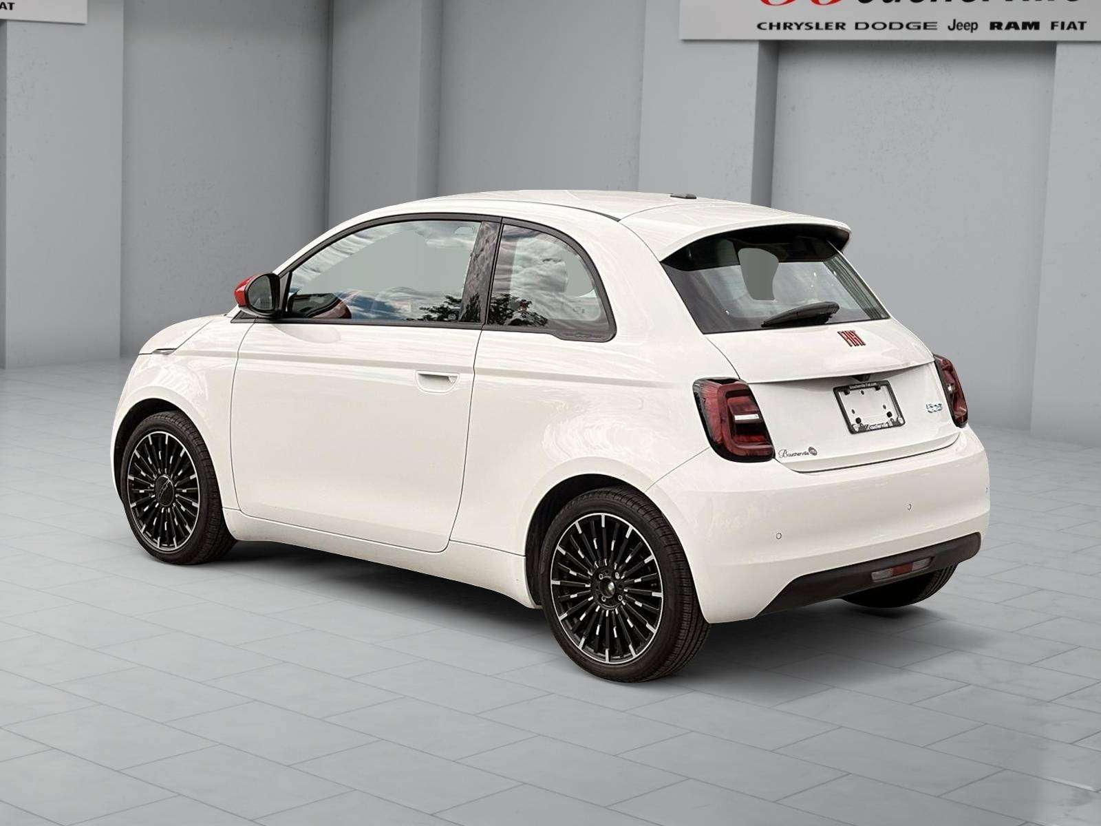 2024 Fiat 500e * RED EDITION * SIÈGES CHAUFF. * NAV * 1 PÉDALE * — снимка 1