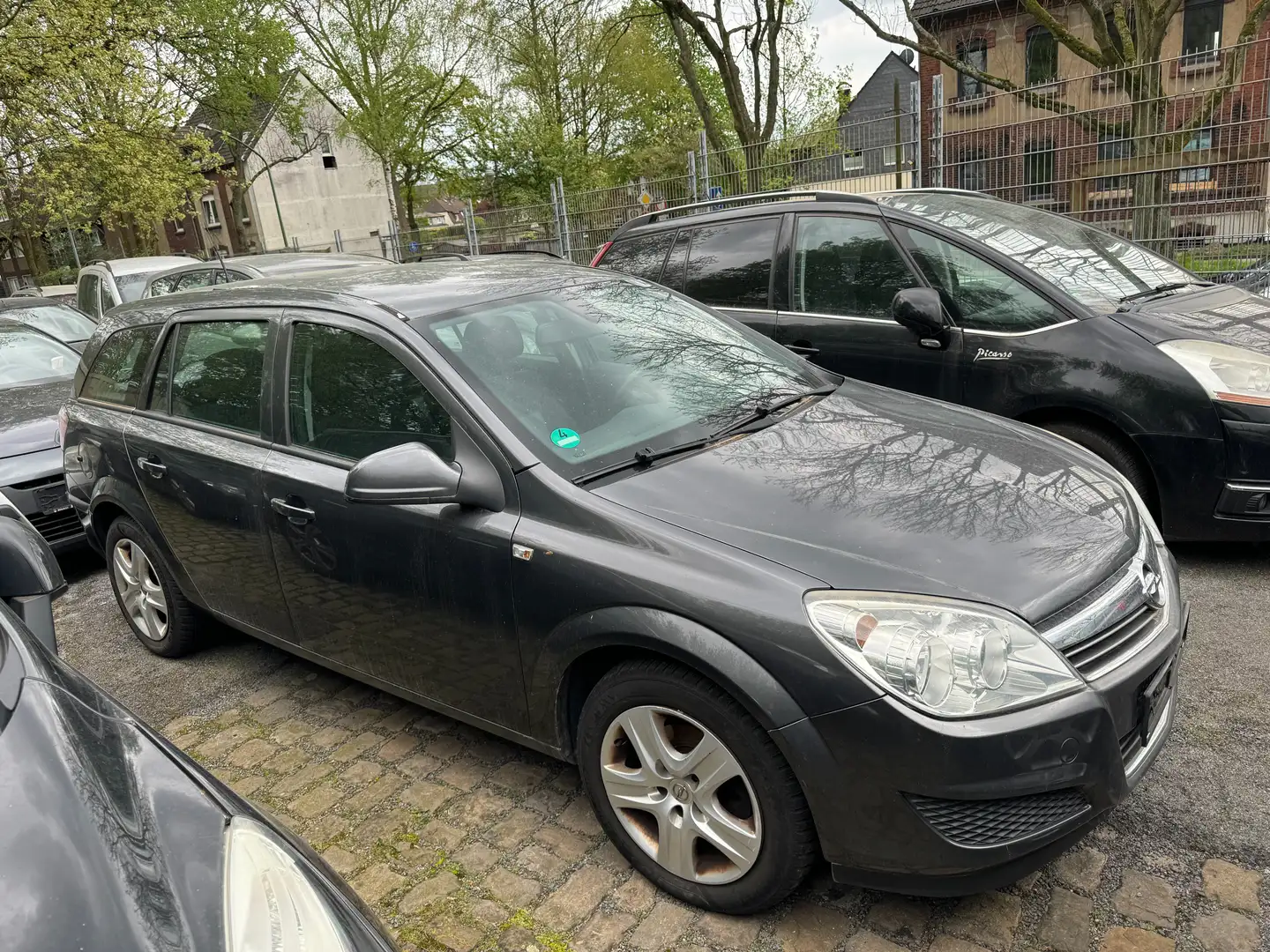 Opel Astra Edition Grau - 2