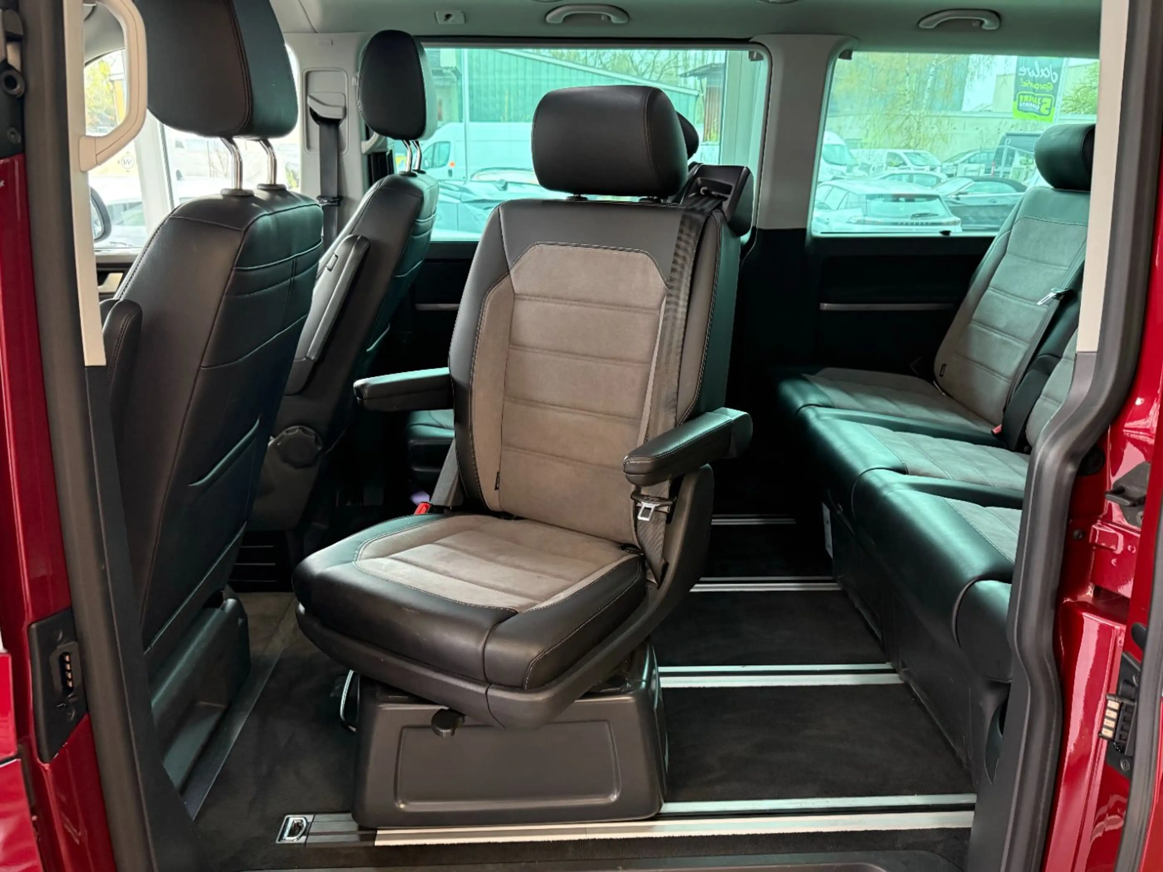 Volkswagen T6.1 Multivan 2.0 TDI FWD Generation Six DAB*CarP — photo 15