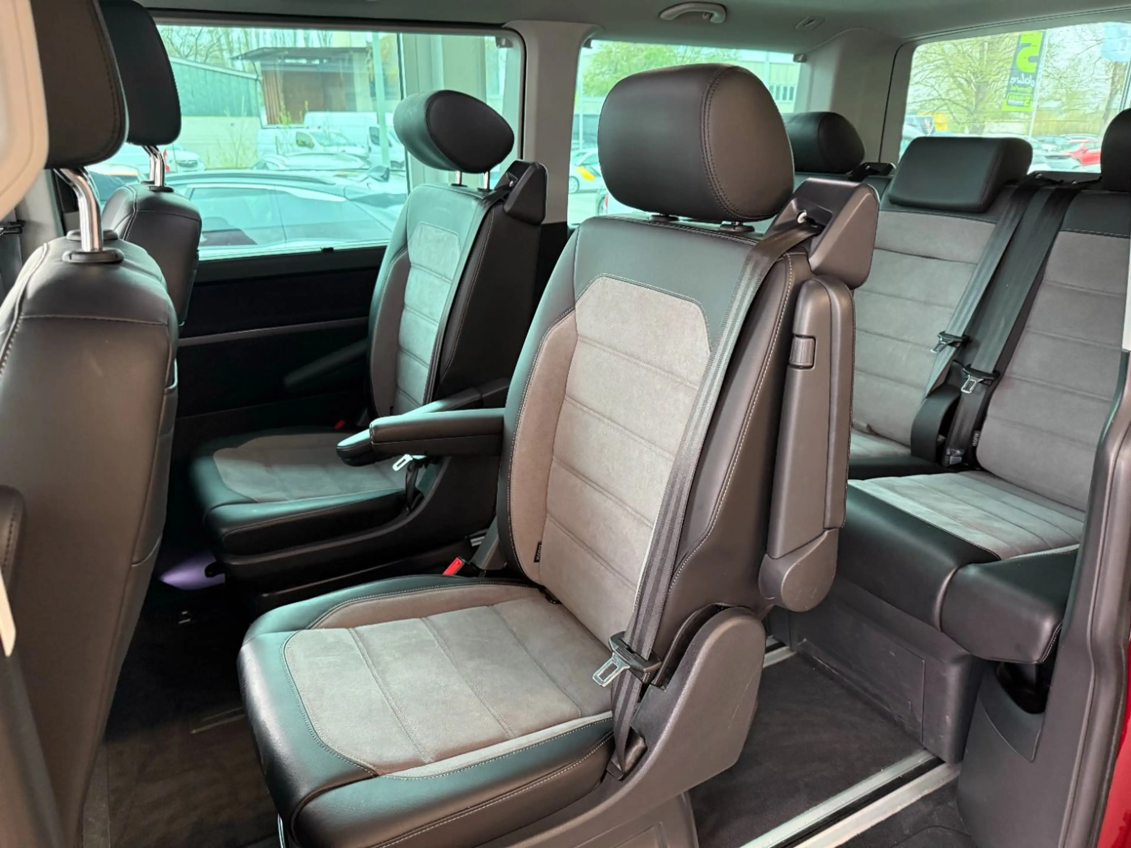 Volkswagen T6.1 Multivan 2.0 TDI FWD Generation Six DAB*CarP — photo 13