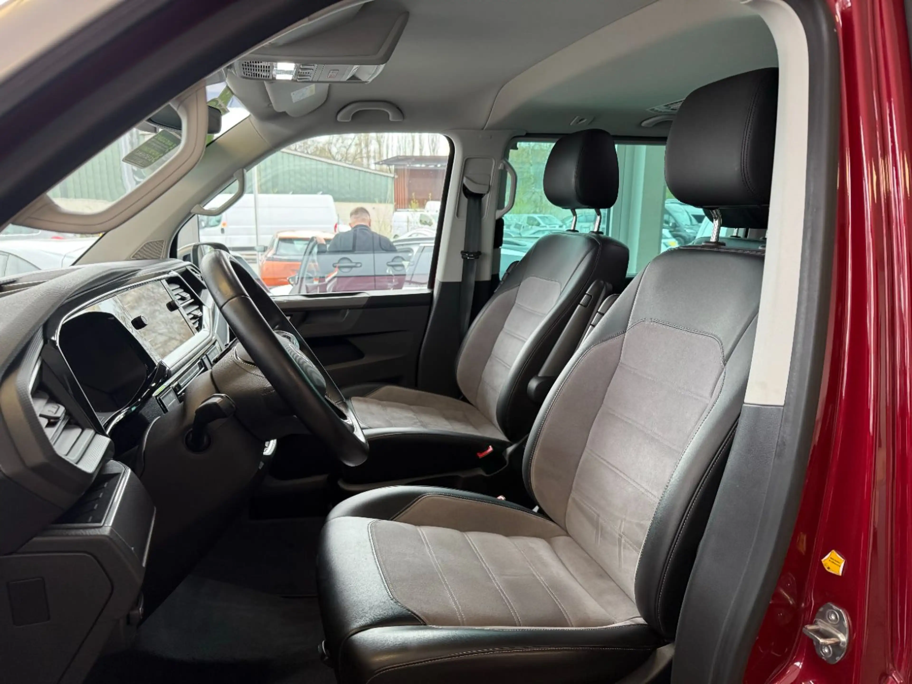 Volkswagen T6.1 Multivan 2.0 TDI FWD Generation Six DAB*CarP — photo 12