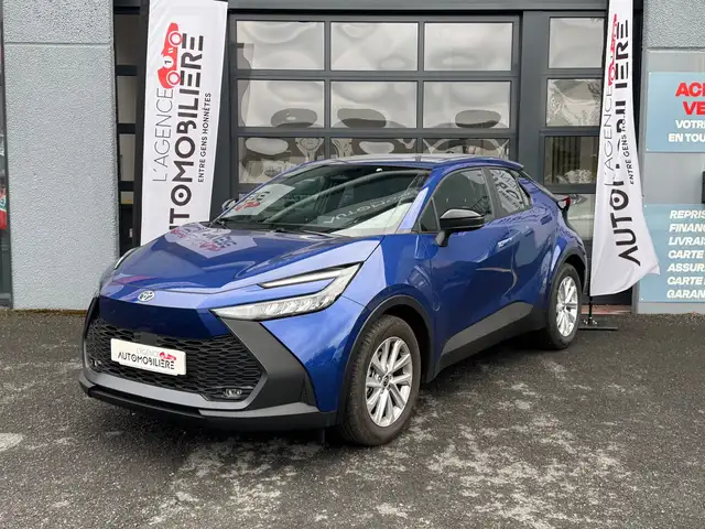 Toyota C-HR view 2