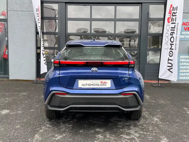Toyota C-HR view 6