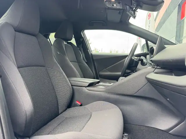 Toyota C-HR view 10