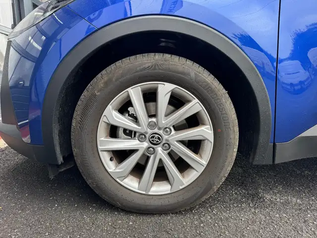 Toyota C-HR view 24