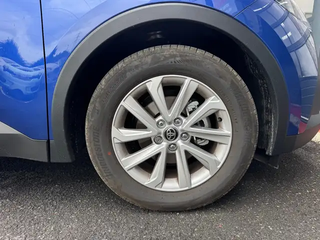 Toyota C-HR view 27