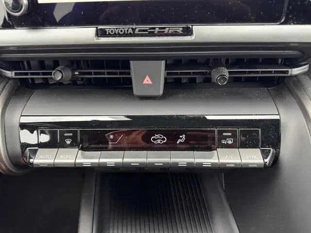 Toyota C-HR view 22