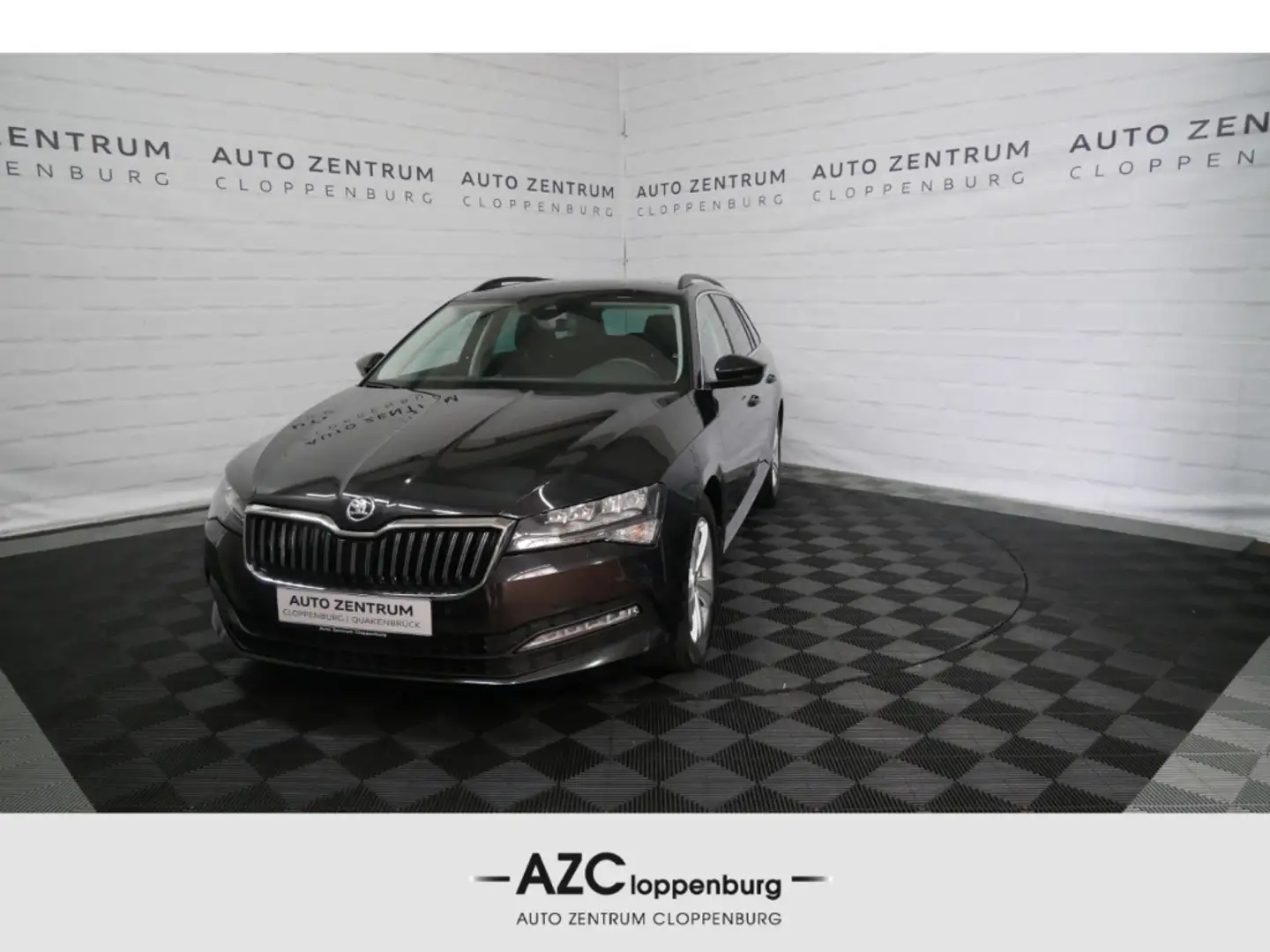 Skoda Superb Ambition 2.0 TDI LED+Navi+Virtual+Kamera Schwarz - 1