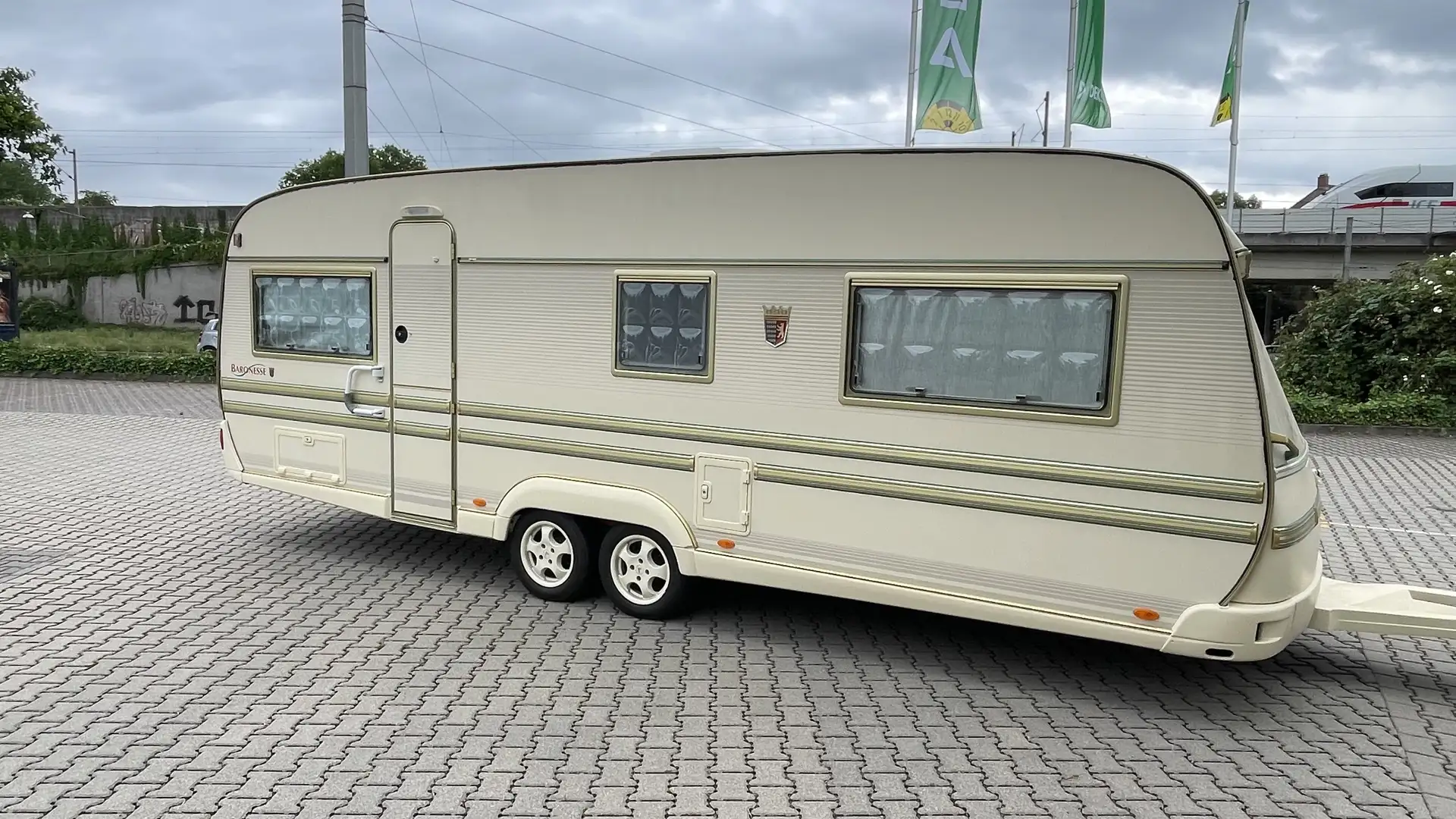 Trailer-Anhänger Tabbert Baronesse 620 MDW 1.Hand Klima Beige - 1