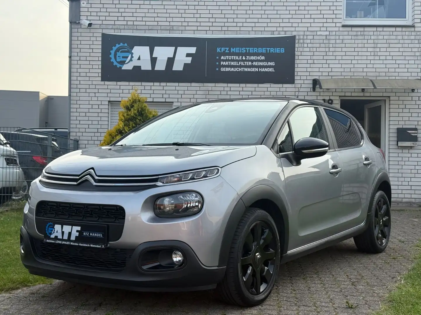 Citroen C3 Feel 1,2*Tüv Gepflegt*Zahnriemen erneuert* Grijs - 1