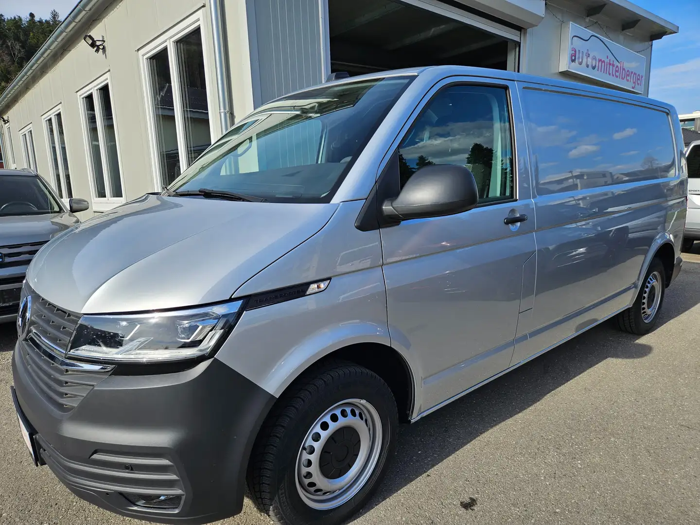 Volkswagen T6.1 Transporter Kastenwagen LR TDI 150 PS 3,2 t Zulässiges GG. Grau - 1